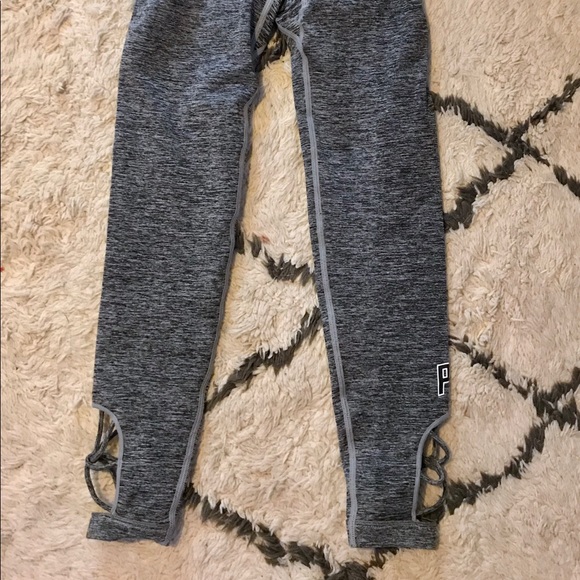 PINK Ultimate legging size SMALL heathered grey - Picture 2 of 7